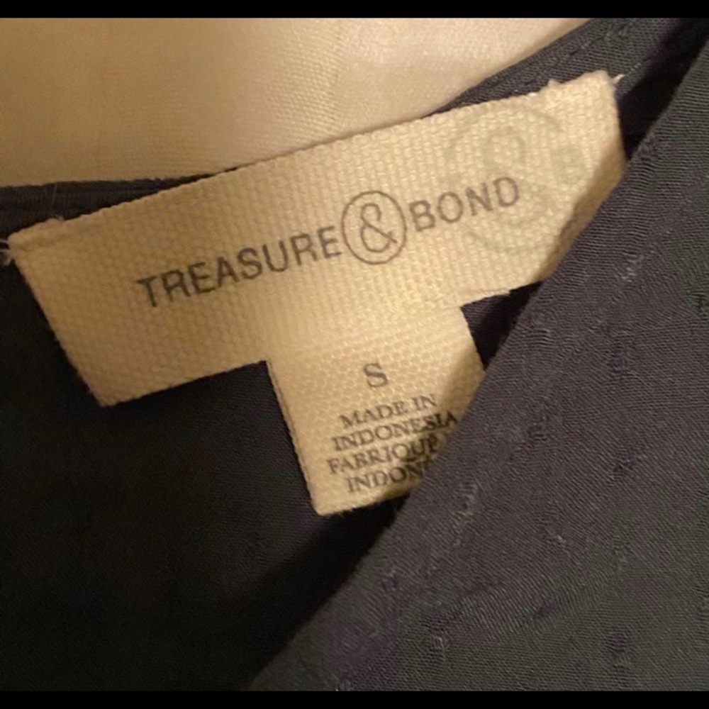 NWT Treasure Bond Long Sleeve Blouse Blue Slate Key Hole Button Back Neutral - Picture 7 of 8